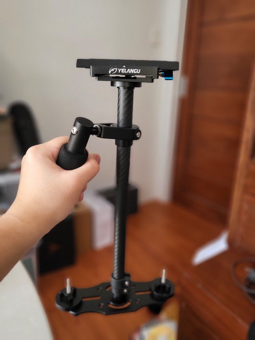 YELANGU S60T Carbon Fiber Camera Stabilizer (Category: Gimbals & Stabilizers ) located in Makati City. Submitted by vague_bot (Listing ID 1309063823, Image 3). Description: No issues whatsoever. Comes with a carrying bag and counter weights. Brand New price according to B&h Photo is almost 5000.00 php Last price is listed RFS: Not being used.
