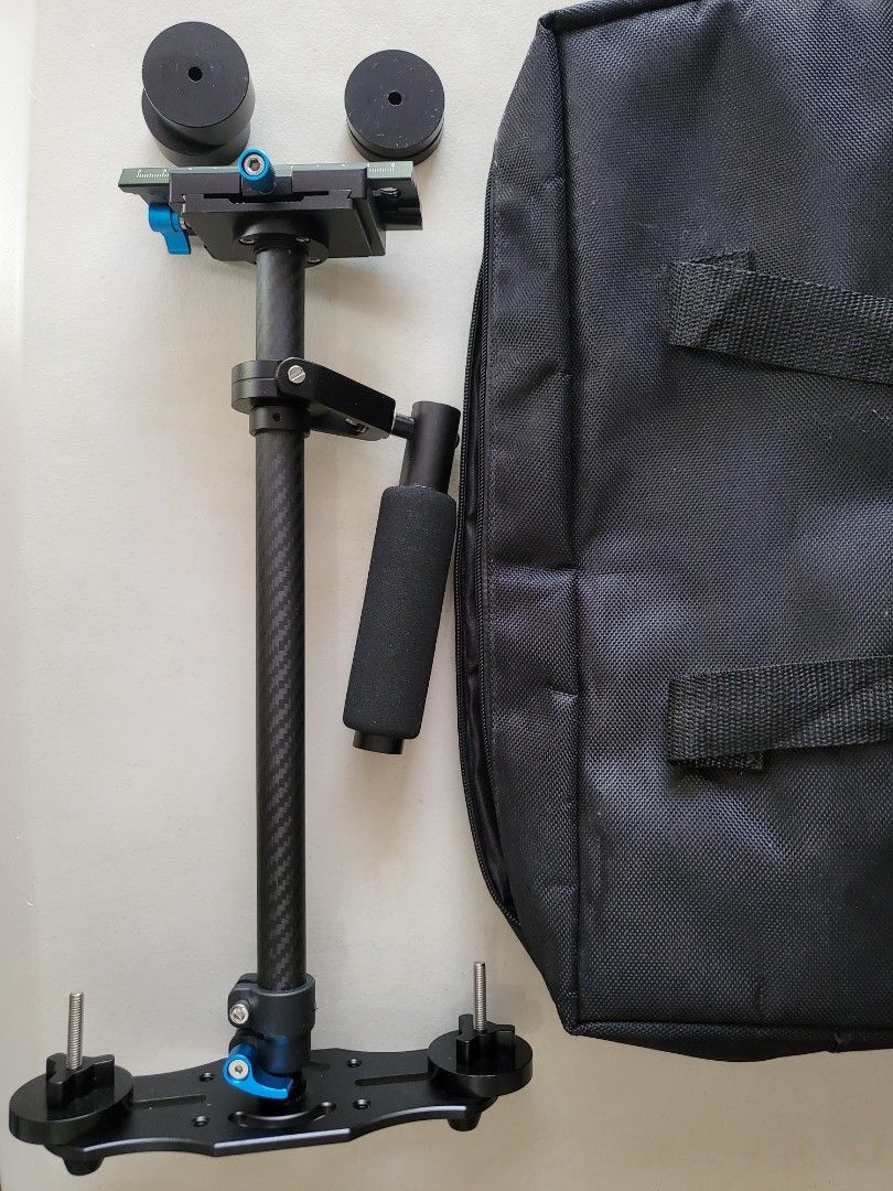 YELANGU S60T Carbon Fiber Camera Stabilizer (Category: Gimbals & Stabilizers ) located in Makati City. Submitted by vague_bot (Listing ID 1309063823, Image 1). Description: No issues whatsoever. Comes with a carrying bag and counter weights. Brand New price according to B&h Photo is almost 5000.00 php Last price is listed RFS: Not being used.
