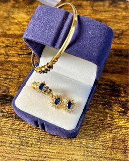10 karat gold Sapphire with Diamonds Set