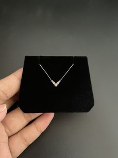.10ct diamond V necklace
