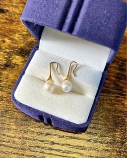 14 karat gold Drop Pearl Earrings