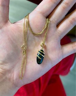18 karat gold Andamooka Matrix/ Fairy Opal (polished) Pendant Necklace