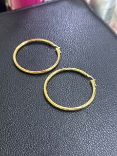 18k Saudi Gold plain Big loop earrings 4.3 grams. 3,700 per gram.
