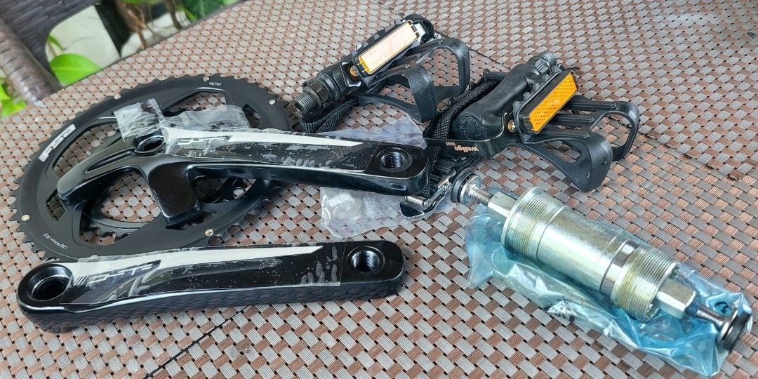 48t-32t Crank set with pedals (Category: Bicycles) located in Makati City. Submitted by joel_888 (Listing ID 1309207638, Image 2). Description: From Giant Revolt and Sunpeed Gravel Bike..