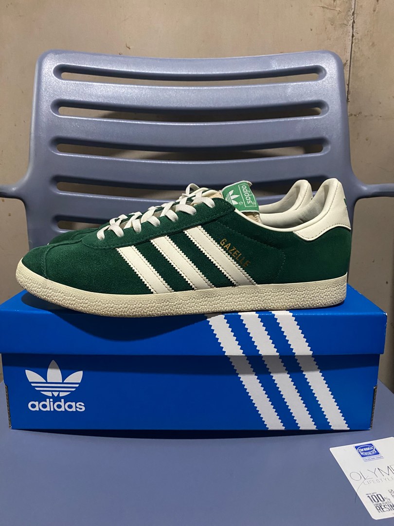 Adidas Gazelle, Men's Fashion, Footwear, Sneakers on Carousell