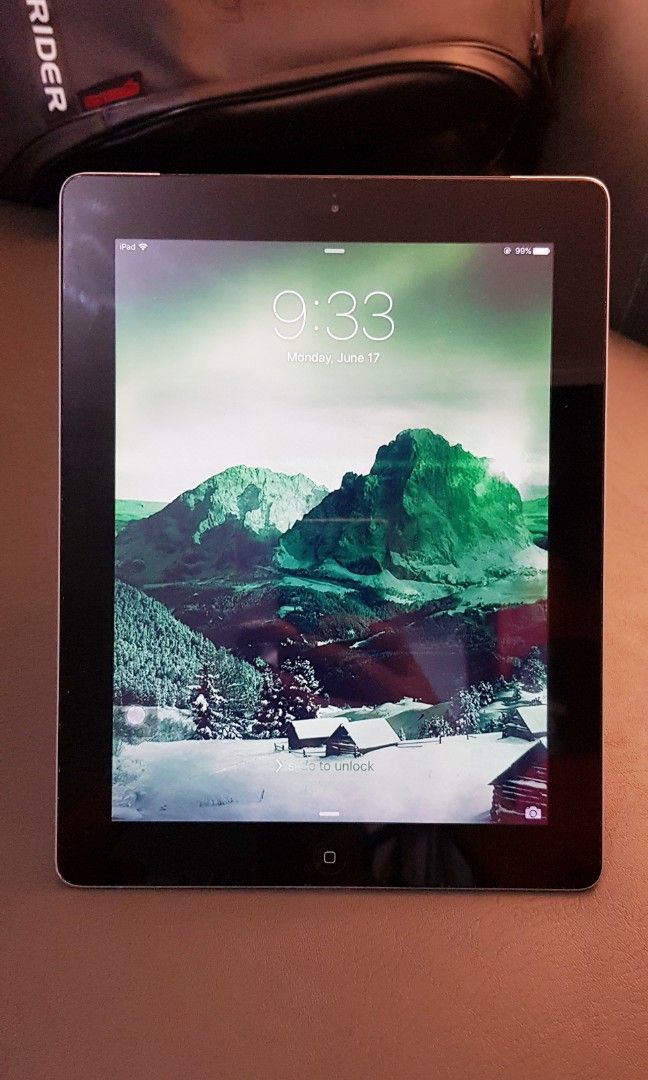 Apple iPad 3rd MAX64GB WIFI Everybody's iPad (Category: iPad) located in Cavite. Submitted by jmy826 (Listing ID 1309207583, Image 3). Description: Apple iPad 3 Max64gb Wifi Mint condition No dents, Smooth Bezel Color, Black Retina display 9.7-inch (diagonal) LED-backlit Multi-Touch display w/ IPS technology 2048-by-1536 resolution at 264 pixels per inch (ppi) Fingerprint-resistant oleophobic coating. Massive 11,560 mAh battery Price, P3,400.0 fi