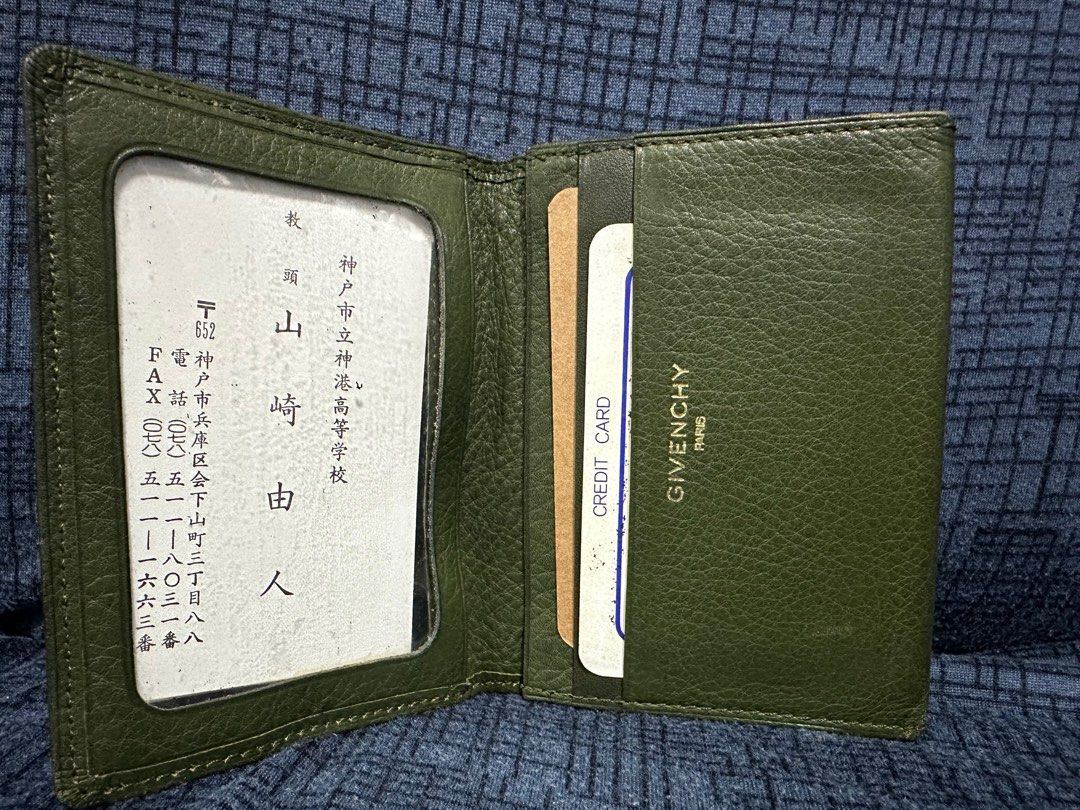 Authentic Givenchy Card Holder (Category: Luxury Bags & Wallets) located in Pasig City. Submitted by pearlovesjohann (Listing ID 1309244109, Image 3). Description: Japan sourced With rubs please see last photo.