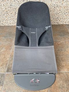 BABY BJORN Bouncer Bliss in Charcoal Gray