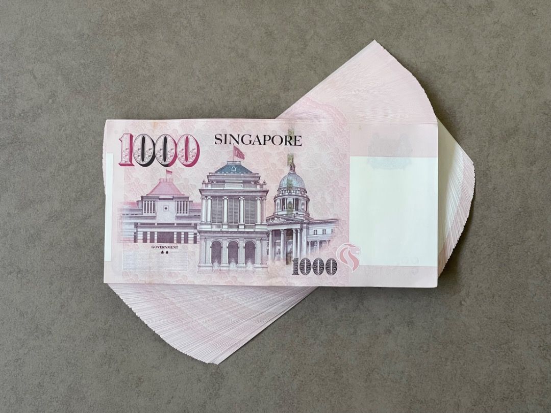 *SOLD* [BMC] Old Bank Notes Singapore Currency Portrait Series $1000 Bills *130Pcs Brand New Unused 888 Running Number (Category: Currency) located in Singapore. Submitted by bmcpreloved (Listing ID 1309235510, Image 3). Description: *Platform limits listings & replies. We are PREVENTED from replying you. WA (82237153) us directly. Visit www.blackmarketcamera.com for full range of products. Priority deliveries and coupons for return customers! PR