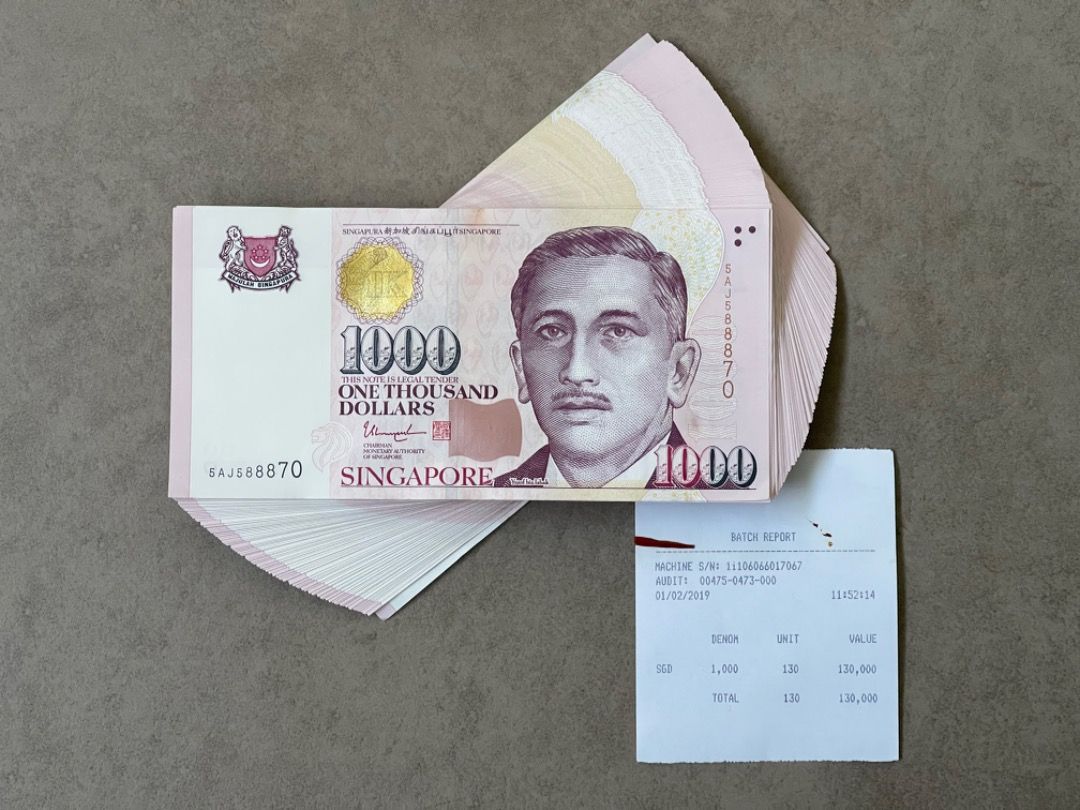 *SOLD* [BMC] Old Bank Notes Singapore Currency Portrait Series $1000 Bills *130Pcs Brand New Unused 888 Running Number (Category: Currency) located in Singapore. Submitted by bmcpreloved (Listing ID 1309235510, Image 2). Description: *Platform limits listings & replies. We are PREVENTED from replying you. WA (82237153) us directly. Visit www.blackmarketcamera.com for full range of products. Priority deliveries and coupons for return customers! PR