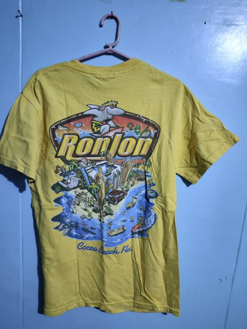 Bon Jon surf shop merch (Category: Tshirts & Polo Shirts ) located in Tuguegarao City. Submitted by declutterthingz_1 (Listing ID 1309327056, Image 3). Description: Issue: medyo crack print yung back niya pero di noticable Size S Buy 3 of my listing and you get free shipping.