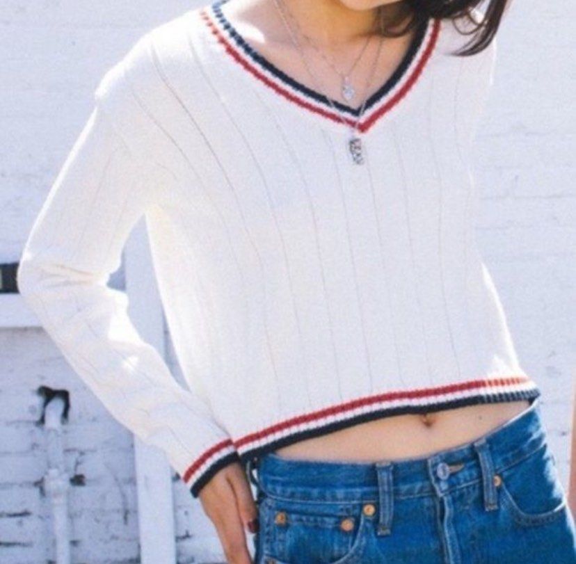 Nicole sweater brandy melville hotsell