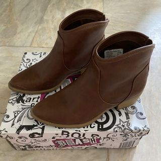 Brown medium block ankle boots