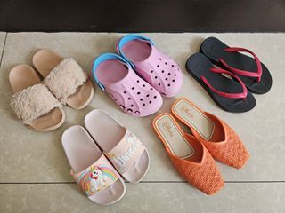 BUNDLE Assorted Kids Slippers size 29-32