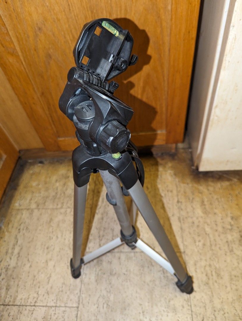 Camera tripod (Category: Photography) located in Toronto. Submitted by mitch_7 (Listing ID 1309357829, Image 1). Description: No issues. everything works. legs are adjustable and it's extendable up and down. it has a level as well. message if interested please. thanks.