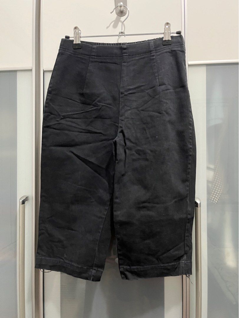 Capri shorts tokong garterized Women s Fashion Bottoms Other Bottoms on Carousell