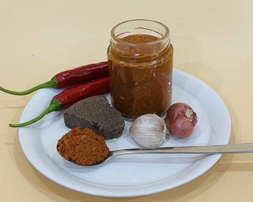 Chilli paste (Category: Spice & Seasoning) located in Singapore. Submitted by allysgourmet (Listing ID 1297247768, Image 4). Description: 2 chilli pastes for all you chilli lovers out there! 1. Hainanese Style Chilli Paste: $7 per bottle; $19 for 3 bottles The perfect accompaniment to your favourite chicken rice and any Asian cuisine. About 230g a bottle. Chilli paste good for 2 weeks in the chiller (if it lasts that long!) and up to 6 months in 