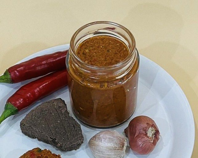 Chilli paste (Category: Spice & Seasoning) located in Singapore. Submitted by allysgourmet (Listing ID 1297247768, Image 5). Description: 2 chilli pastes for all you chilli lovers out there! 1. Hainanese Style Chilli Paste: $7 per bottle; $19 for 3 bottles The perfect accompaniment to your favourite chicken rice and any Asian cuisine. About 230g a bottle. Chilli paste good for 2 weeks in the chiller (if it lasts that long!) and up to 6 months in 