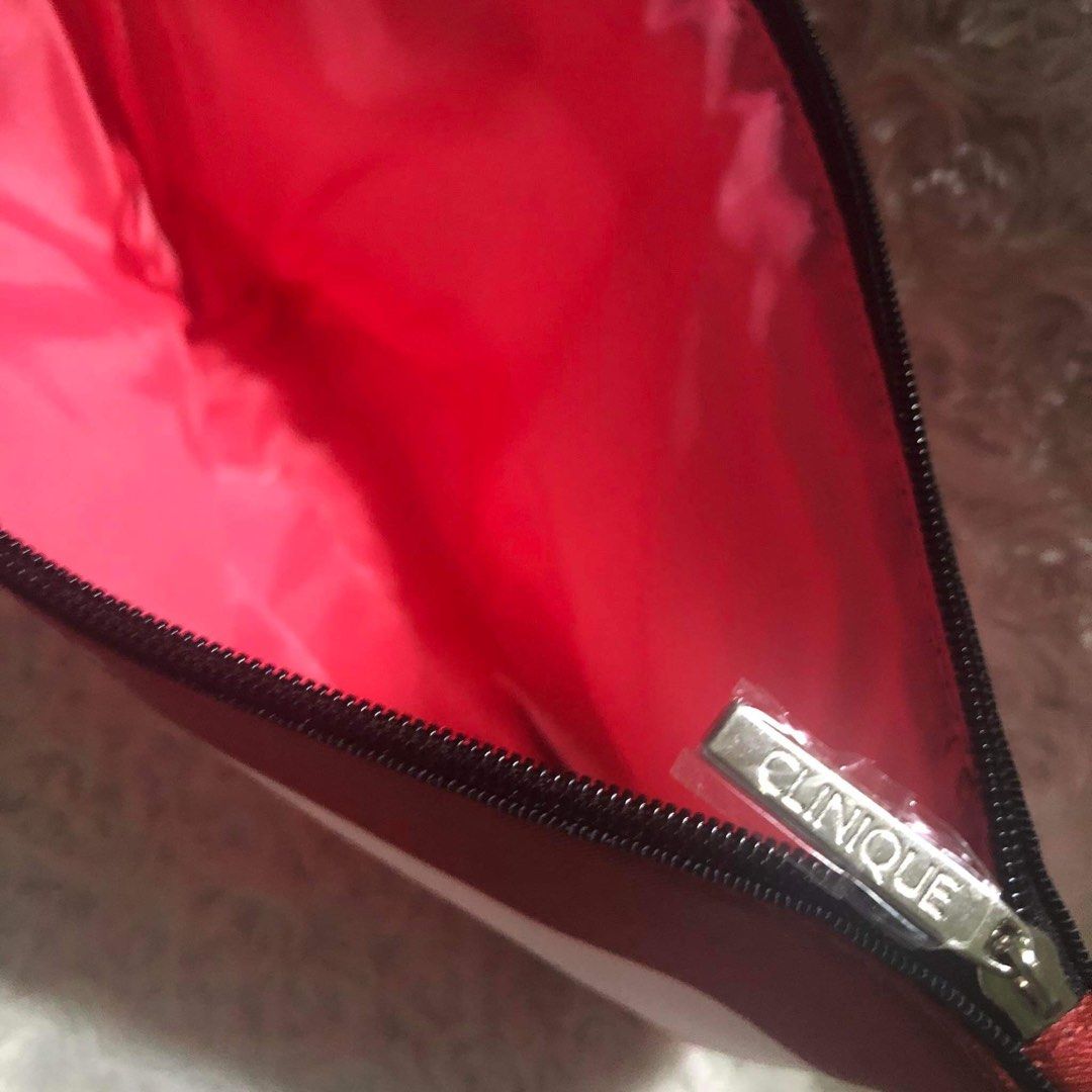 Clinique x Kate Spade Makeup Pouch (Category: Makeup) located in Mandaue City. Submitted by wyatt_whatevers (Listing ID 1309230145, Image 3). Description: Clinique x Kate Spade Cosmetic pouch Authentic Brand New.