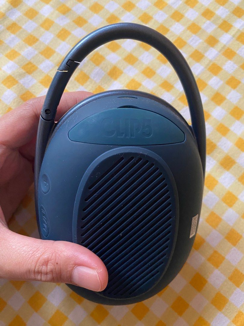 Clip 5 Bluetooth Speaker (Category: Portable Music Players) located in Nabua. Submitted by prlvdthgss (Listing ID 1309234443, Image 3). Description: RFS-hindi nagagamit naka stock lang. 📍No brand 📍price+sf 📍gcash only.