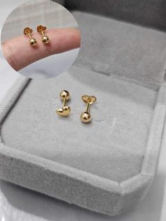 Deroscas Stud Earrings Heart Design in 18Karat Saudi Gold