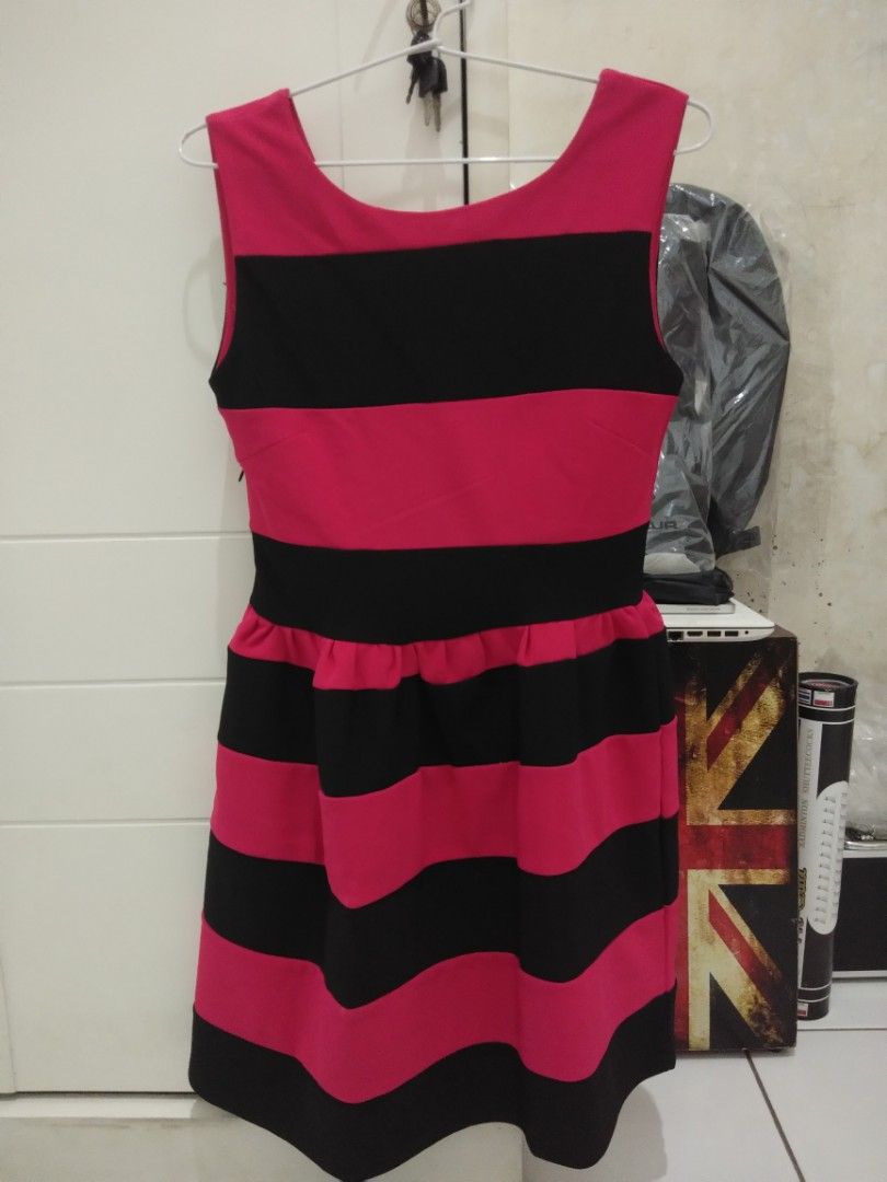 Dress hitam pink on sale