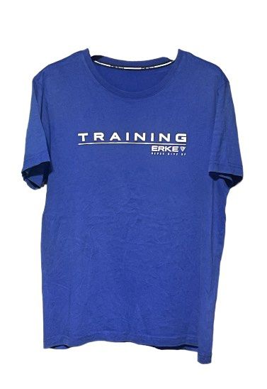Erke [Training, Never Give Up] shirt (Category: Tshirts & Polo Shirts ) located in Makati City. Submitted by bubbagumpshrimp (Listing ID 1309279082, Image 1). Description: •Preloved Erke [Training, Never Give Up] shirt •in good condition •very soft comfy stretchy fabric •Can be unisex •Dimes: 20 x 26 in •cotton .