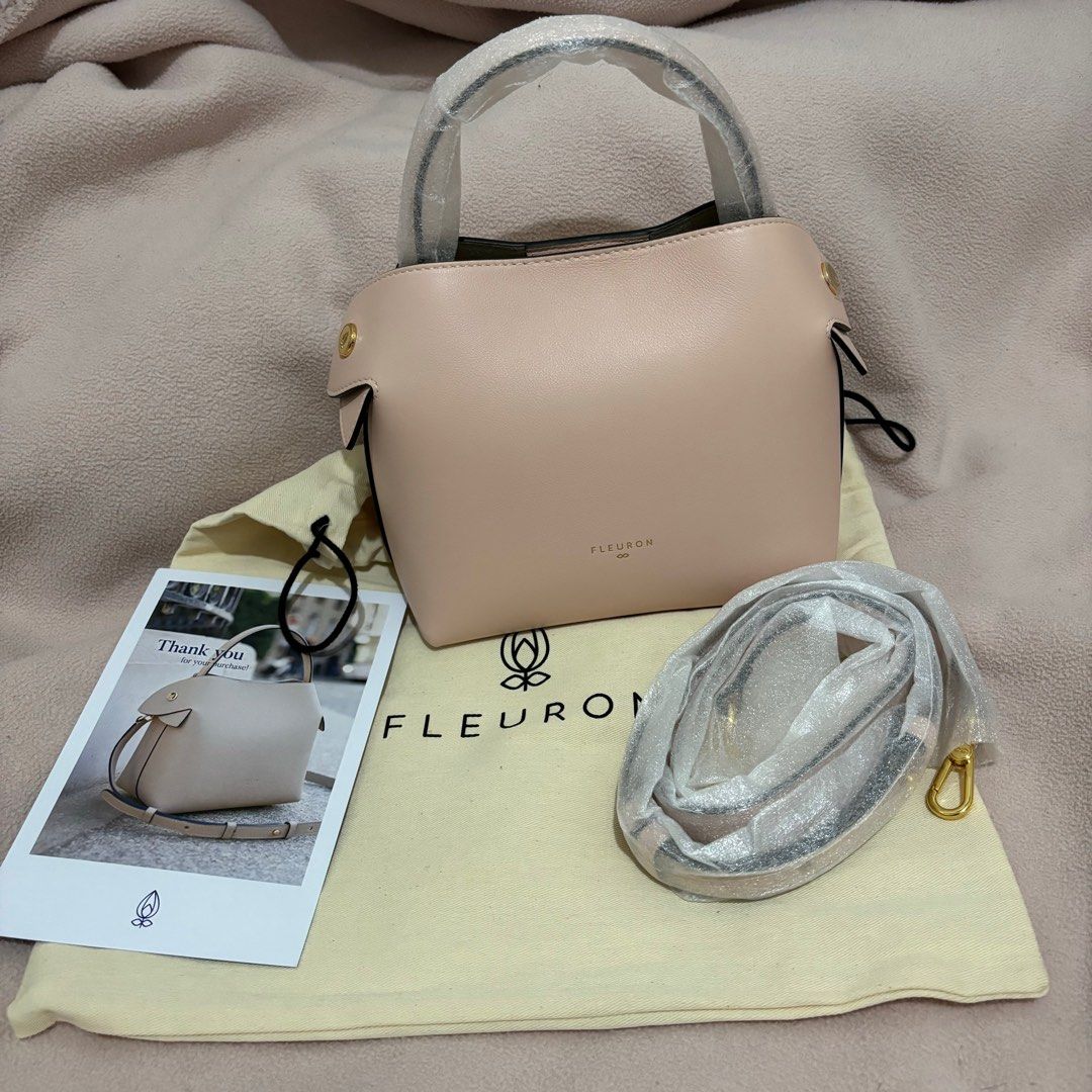 Fleuron Mini Swann Rose Sakura (Category: Luxury Bags & Wallets) located in Paranaque City. Submitted by 1stofmay.ph (Listing ID 1294083866, Image 3). Description: Original 💯 Bought from Fleuron Official Website Swann Brand New Size: Mini Color: Rose Sakura Inclusion: Dust Bag and Canvas Eco Bag.