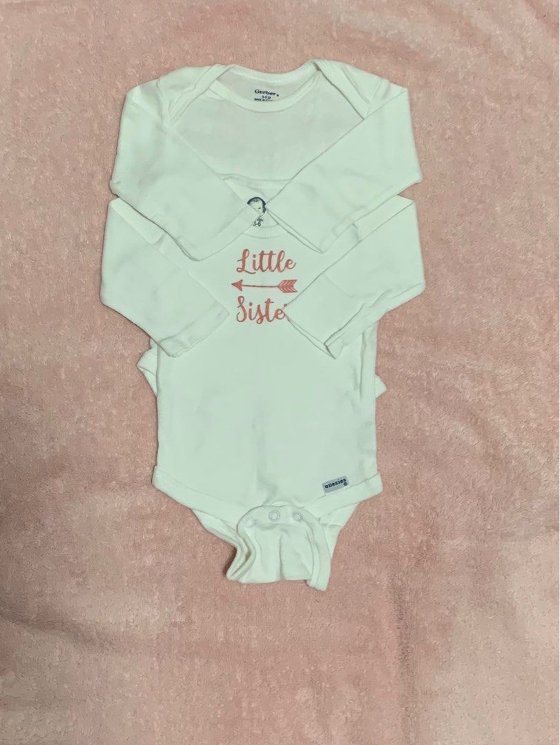 Gerber Longsleeves Onesies 0-6 Months (Category: Babies & Kids Fashion) located in Hermosa. Submitted by ninangjill (Listing ID 1309268949, Image 1). Description: 2 onesie 3-6 mo 1 snap button 0-3 mo Pwede pa po magoffer 3 for 100.