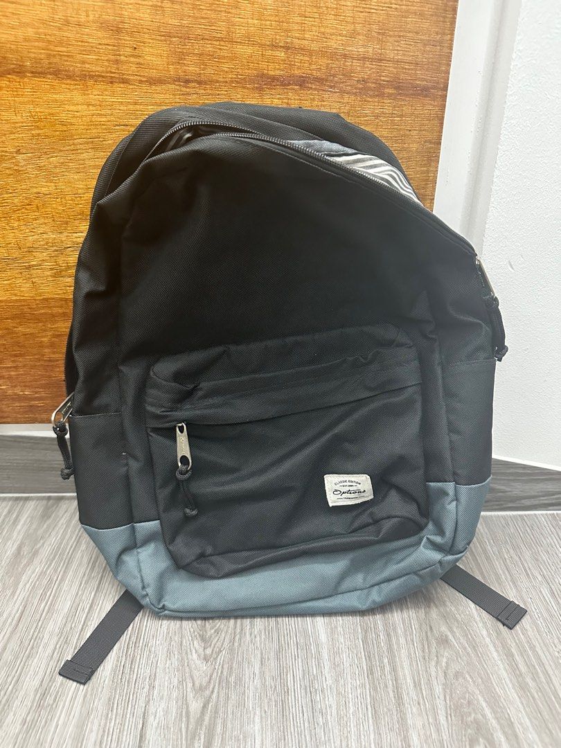 Backpack (Category: Backpacks) located in Singapore. Submitted by chel.123456789.lim.xy (Listing ID 1309348381, Image 1). Description: Used this bag in secondary school Well used, zipper no damage .