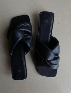 H&M Knot-Detail Sandals in Leather Black