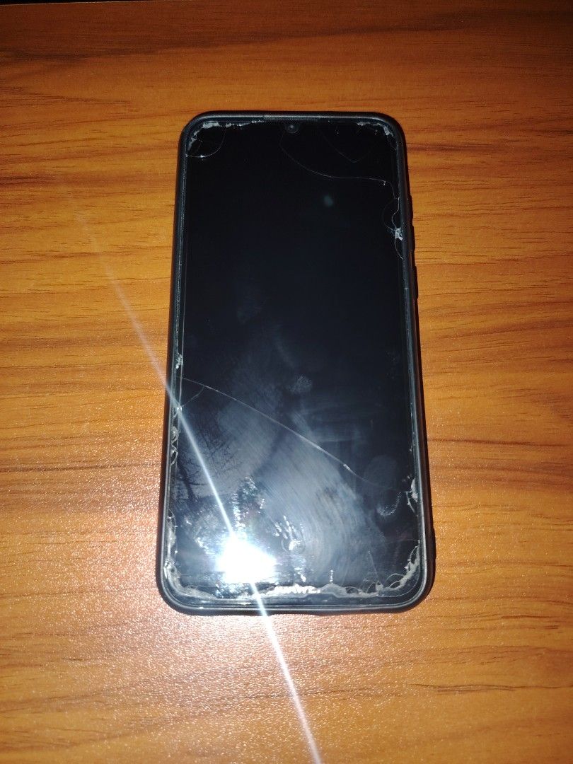 *REPRICED* Huawei Y6 Pro - 2019 (Category: Huawei) located in Pasay City. Submitted by rapcalilung (Listing ID 1309256254, Image 2). Description: *REPRICED* Item comes with mobile phone and case. No phone box, charger, earphones. Pre-loved, lady-owned. Good working condition, for social media, Zoom, MS Teams, Call of Duty Mobile, Mobile Legends. Can be inserted with Memory Card. With facial recognition. Reason for selling: De-cluttering, need fun