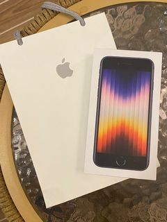NEW iPhone SE 128GB 3rd Generation (sealed and unopened)