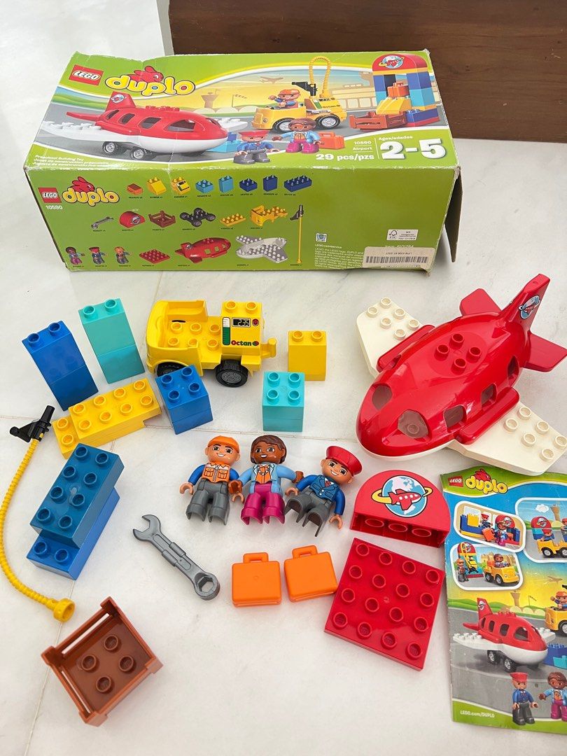 Duplo airplane shop