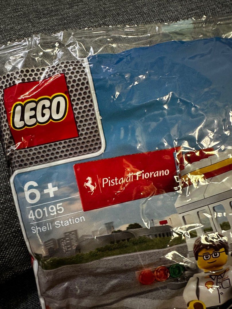 LEGO Shell Station (Category: Lego & Building Sets) located in Malabon City. Submitted by love2shopmanila (Listing ID 1309225944, Image 2). Description: Original Sealed Lego 40195 Shell Station.