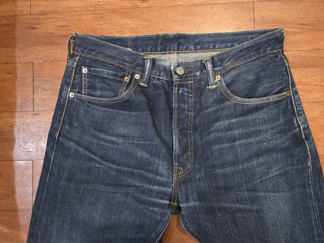 LEVIS 501 (Category: Jeans) located in Quezon City. Submitted by b.caster (Listing ID 1309299245, Image 2). Description: Authentic Levis 501 waist 32 length 32.