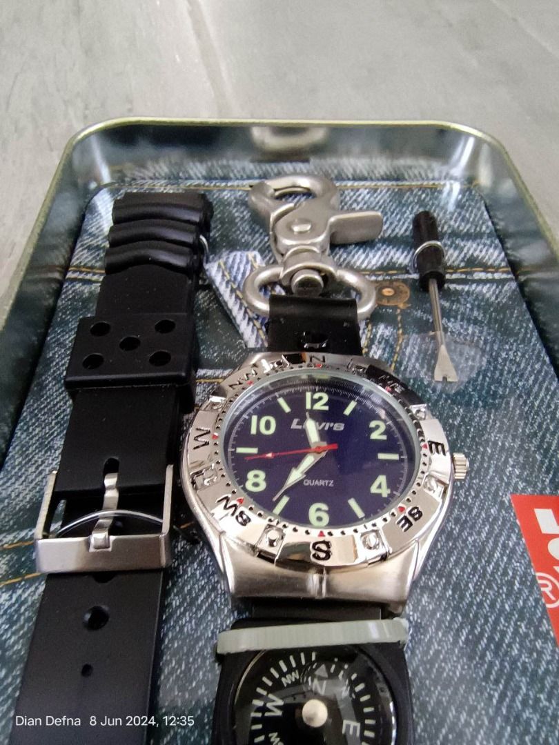 Levis pocket watch 2025
