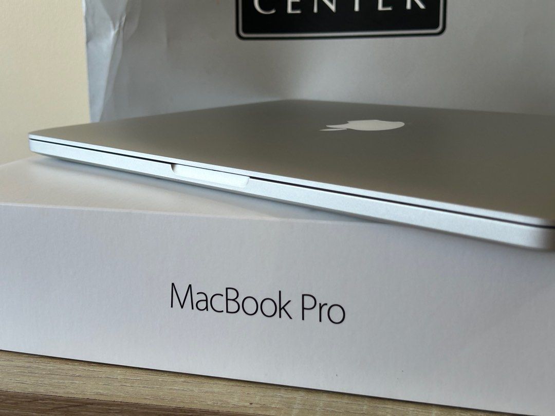 Macbook PRO 2015 (Category: Laptops & Notebooks) located in Makati City. Submitted by coldbrewpapi (Listing ID 1309259267, Image 3). Description: Macbook PRO 2015 Everything complete Only issue: Speakers Rfs: upgrade 20,000 nego (DLSU Taft / Makati Meet up) PM for inquiries or more photos 📩.