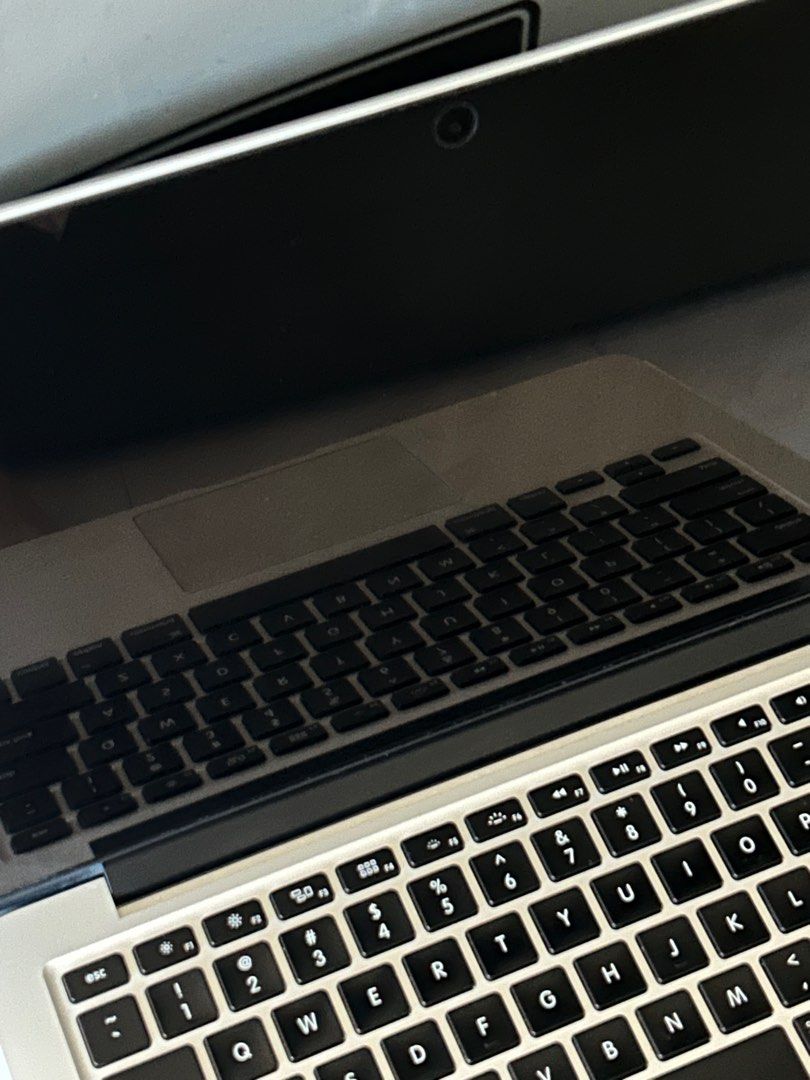 Macbook PRO 2015 (Category: Laptops & Notebooks) located in Makati City. Submitted by coldbrewpapi (Listing ID 1309259267, Image 2). Description: Macbook PRO 2015 Everything complete Only issue: Speakers Rfs: upgrade 20,000 nego (DLSU Taft / Makati Meet up) PM for inquiries or more photos 📩.