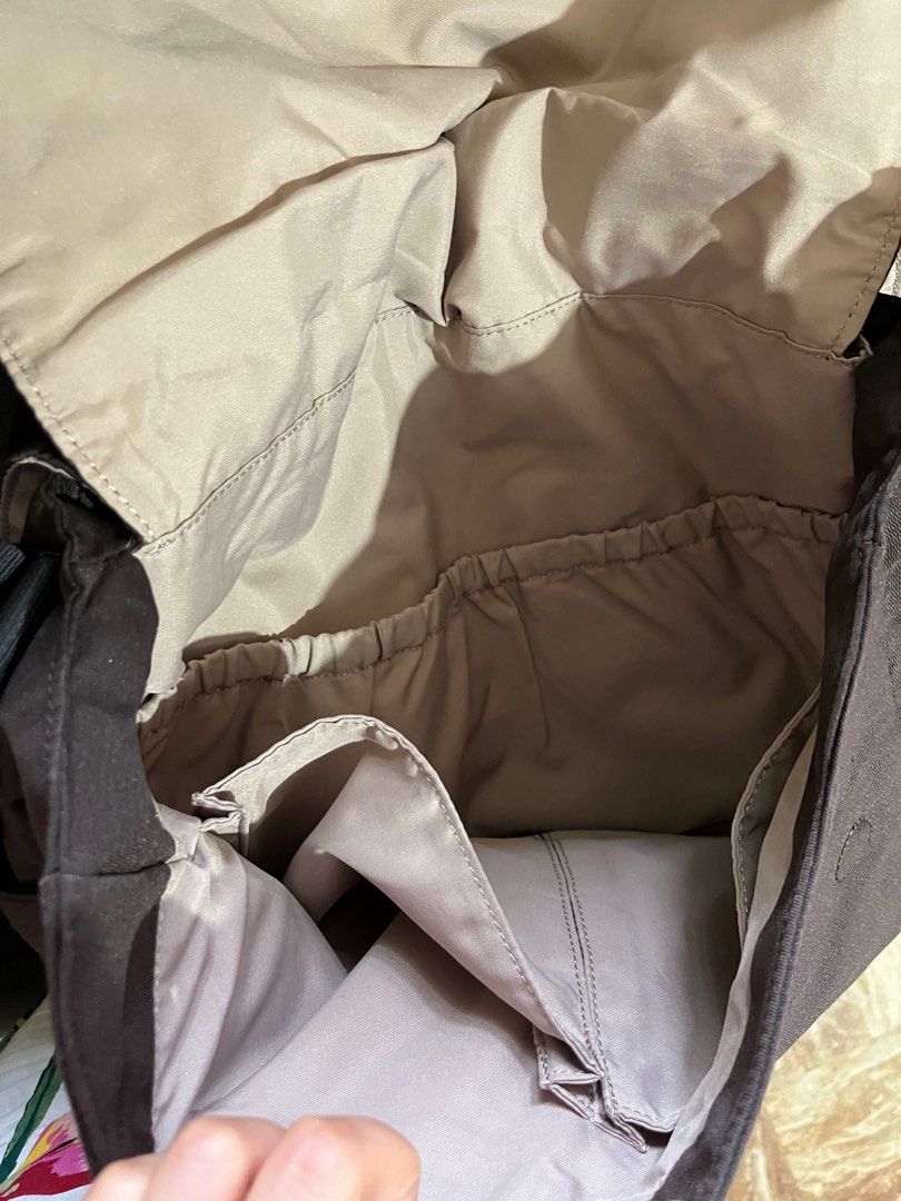 MACLAREN BABY CHANGING BAG (Category: Changing Mats & Accessories) located in Bula. Submitted by aaestherielleee (Listing ID 1309270130, Image 2). Description: .
