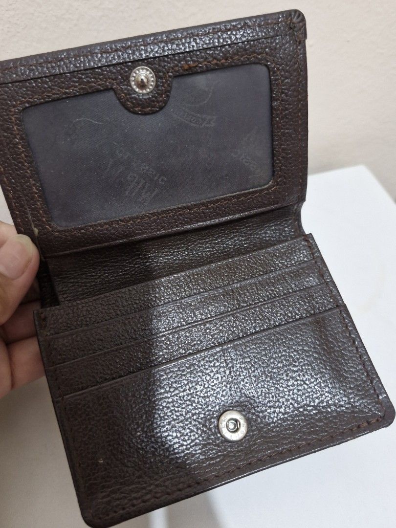 Mcjim slim wallet unisex (Category: Wallets & Card holders) located in Valenzuela. Submitted by fayespicks (Listing ID 1309295461, Image 1). Description: 𝘿𝙚𝙩𝙖𝙞𝙡𝙨: ♡ Authentic Mcjim ♡ Material: leather ♡ 𝑪𝒐𝒏𝒅𝒊𝒕𝒊𝒐𝒏: 9/10 no issue LAST PRICE 400 Rfs: Funds for our rescues 🐕🐈 Location: Valenzuela City Courier: J&T/Gogo express sfP80 within MM (no cod/cop) Mop: Gcash/bank transfer online No meet up you may also request for grab/lalam