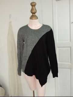 M-L: PREMISE assymetrical grey and black knitted top long sleeves