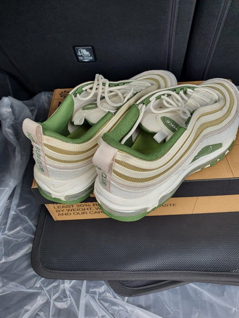 How much do air max 97 weigh best sale
