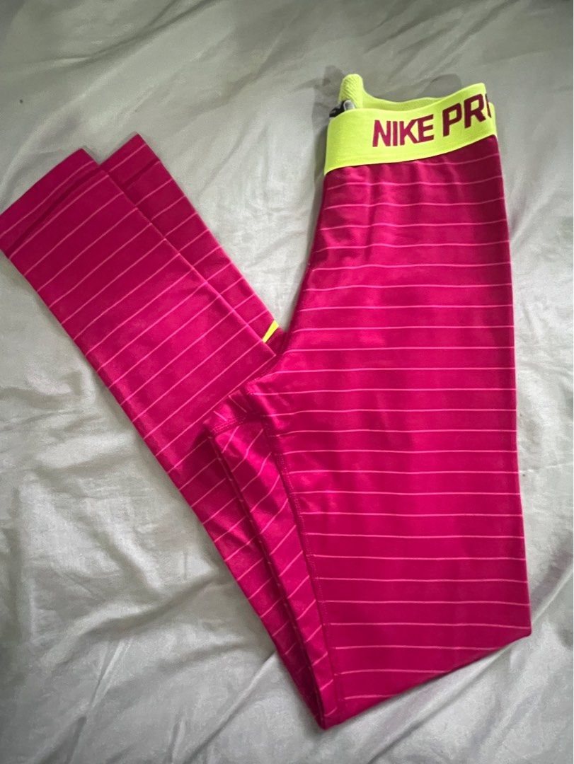 Nike Pro Leggings (Category: Activewear) located in Mandaluyong City. Submitted by authenteecity (Listing ID 1309263066, Image 1). Description: Used once. Rfs: doesn’t fit .