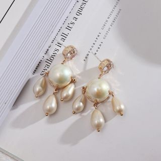 On Sale! Pearl Dangle Earrings