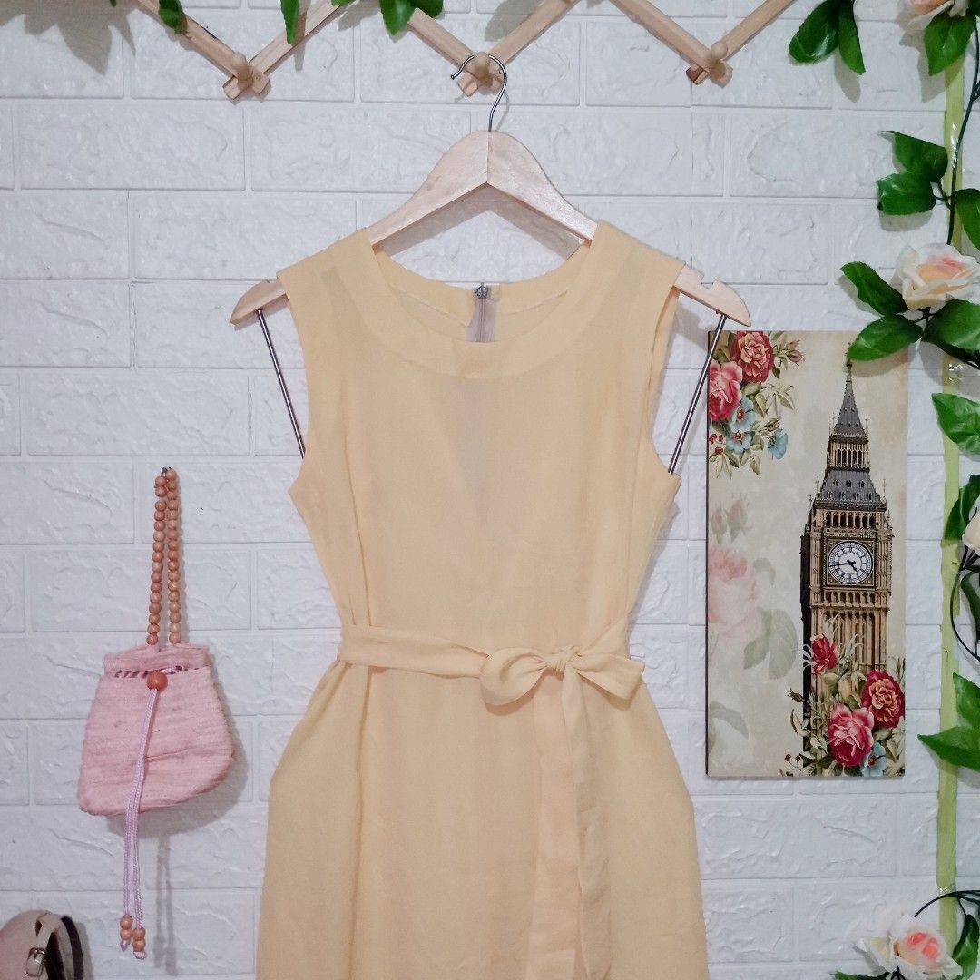 Pastel Yellow Maxi Dress (Category: Dresses) located in Manila. Submitted by lovedbyveronica88 (Listing ID 1309348325, Image 2). Description: Unused Material: Chiffon.