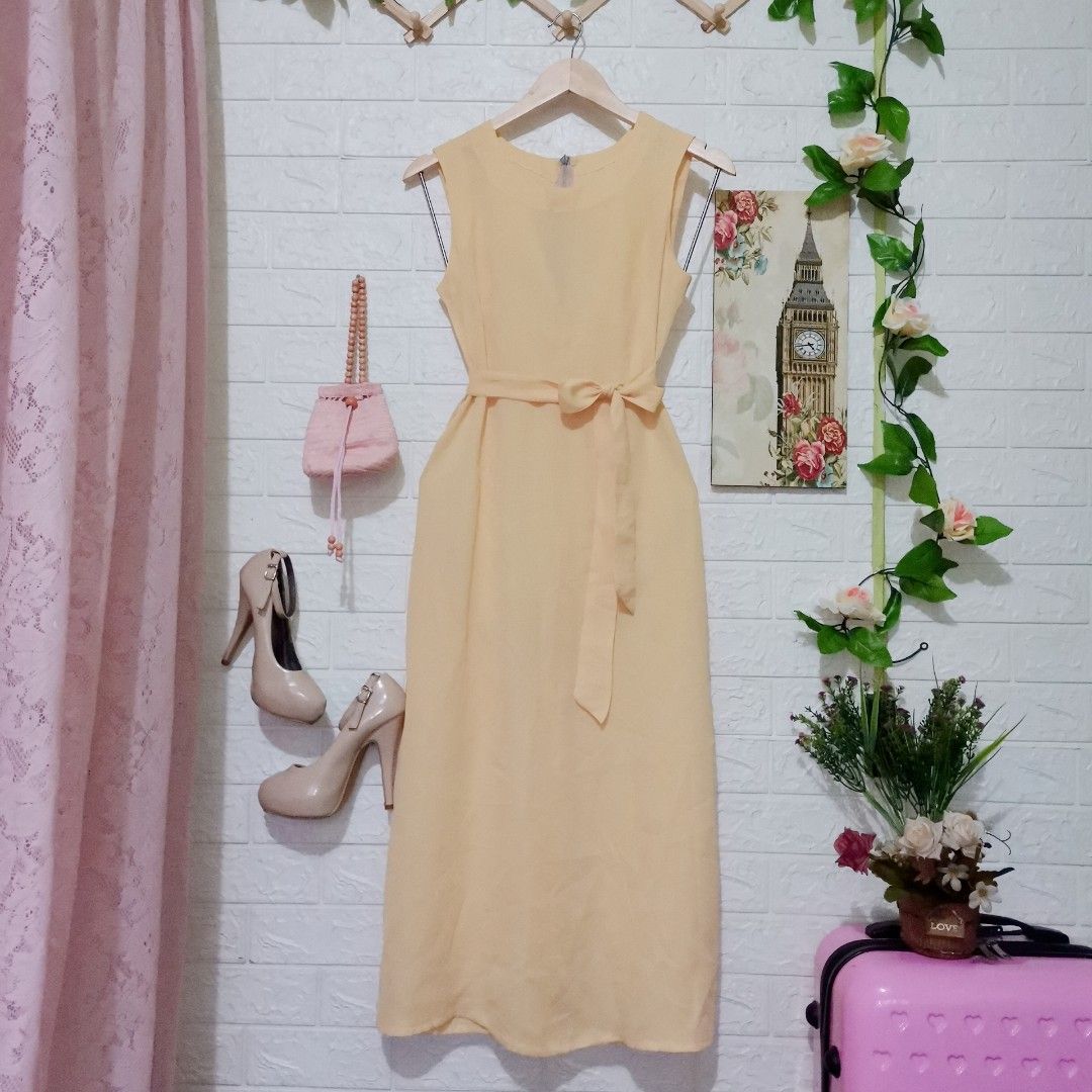 Pastel Yellow Maxi Dress (Category: Dresses) located in Manila. Submitted by lovedbyveronica88 (Listing ID 1309348325, Image 1). Description: Unused Material: Chiffon.
