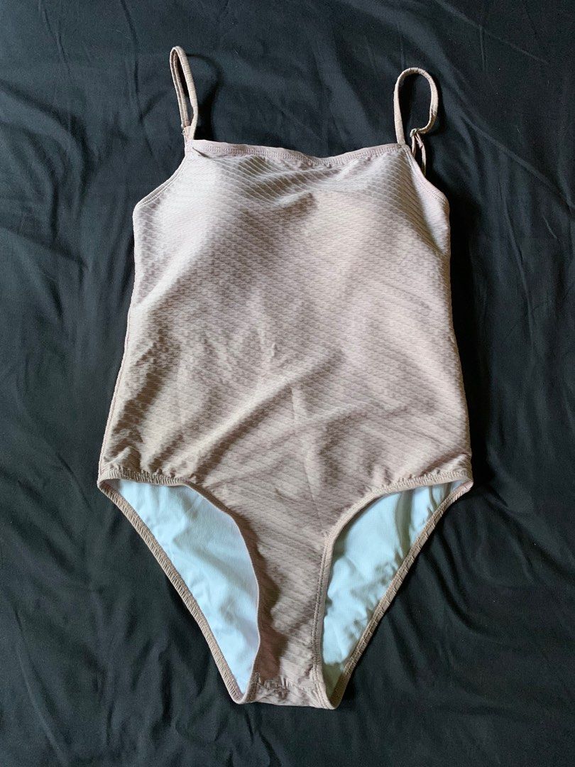 Penshoppe One piece swimsuit (Category: Bikinis & Swimsuits) located in Tuguegarao City. Submitted by pauloveditems (Listing ID 1309265704, Image 1). Description: Used Twice only. Bought brand new from Penshoppe. Already washed..