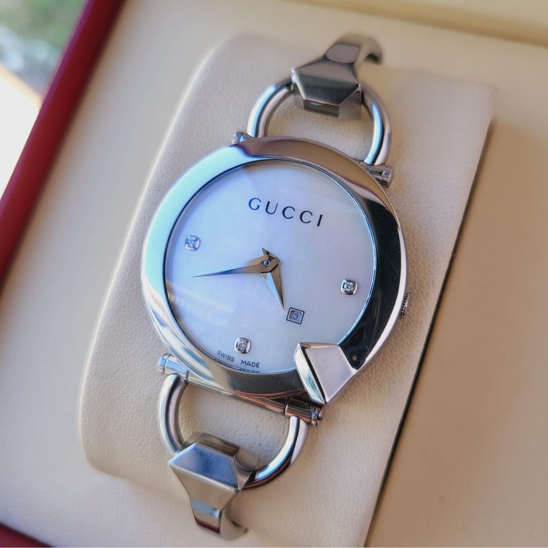 Preowned GUCCI Chiodo w 3 pt. Diamond White Mother of Pearl Dial Watch