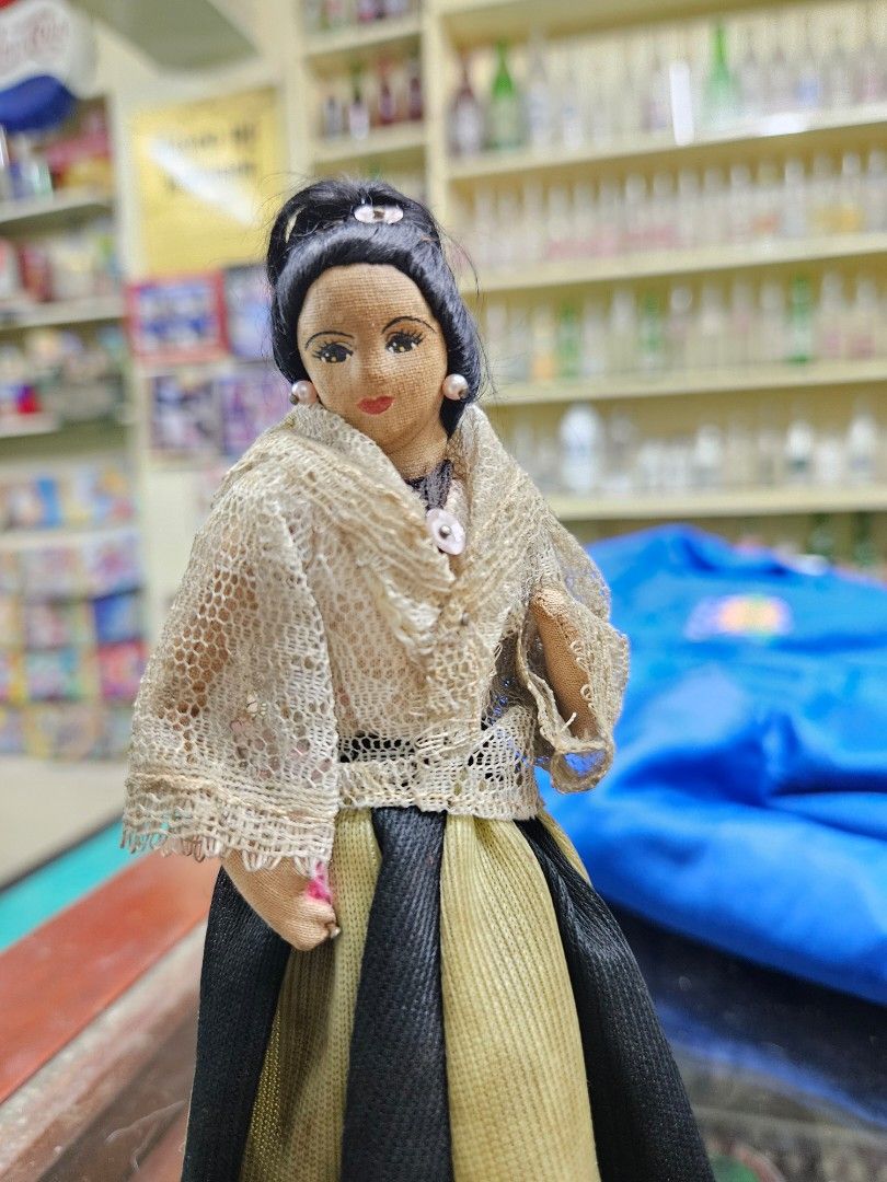 Rare 1978 Imelda Marcos Doll (Category: Vintage Collectibles) located in Mandaluyong City. Submitted by thefilipinopicker (Listing ID 1309334655, Image 1). Description: rare 70s item on disokay at Museo ng Kahapon.